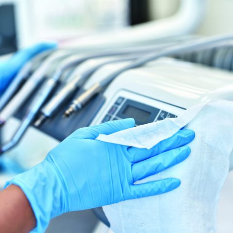 disinfezione-superfici-studio-dentistico